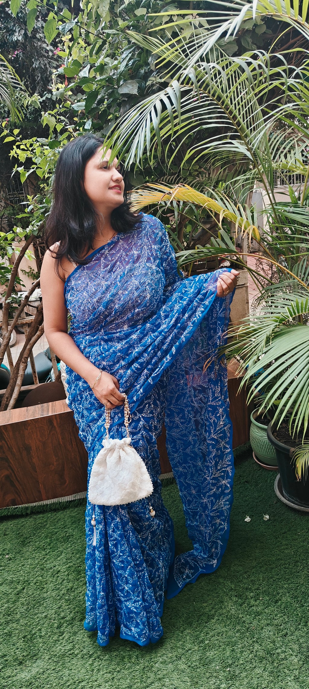 Classic Tepchi Work Chikankari Saree in Pure Georgette – Full Jaal Embroidery